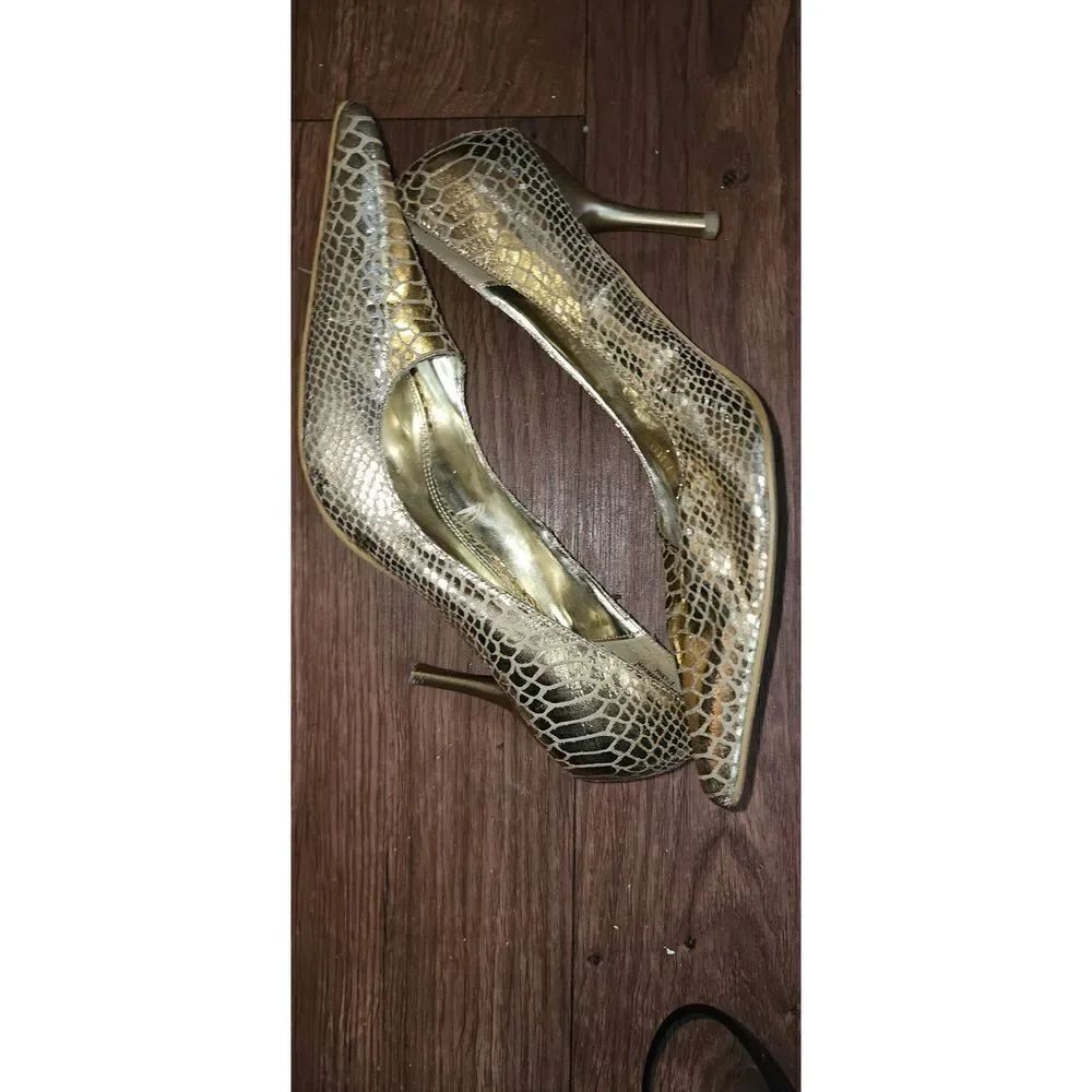 Metallic Gold Pumps  - Picture 5 of 6